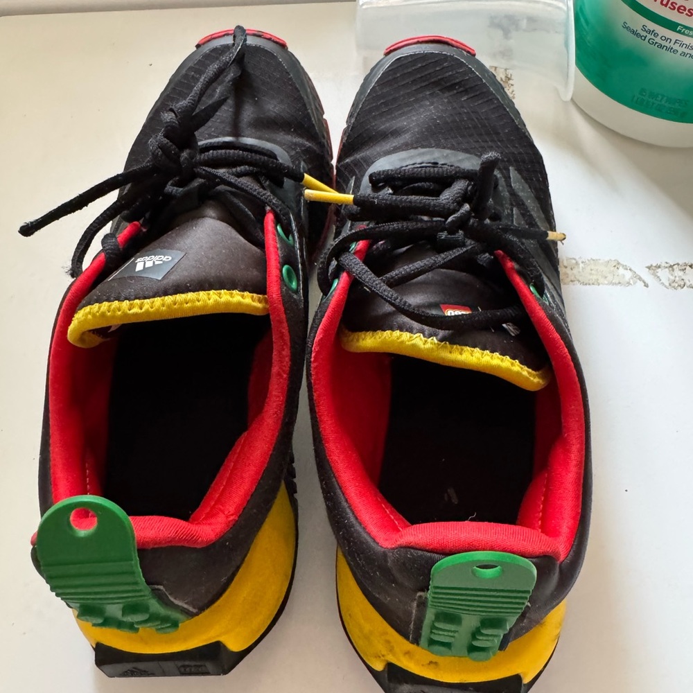 Adidas Lego big boy size 5.5 oreowned excellent condition